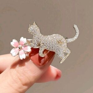 Sakura And Kitten Brooch - Alloy - Zirconia - Pink - Yellow